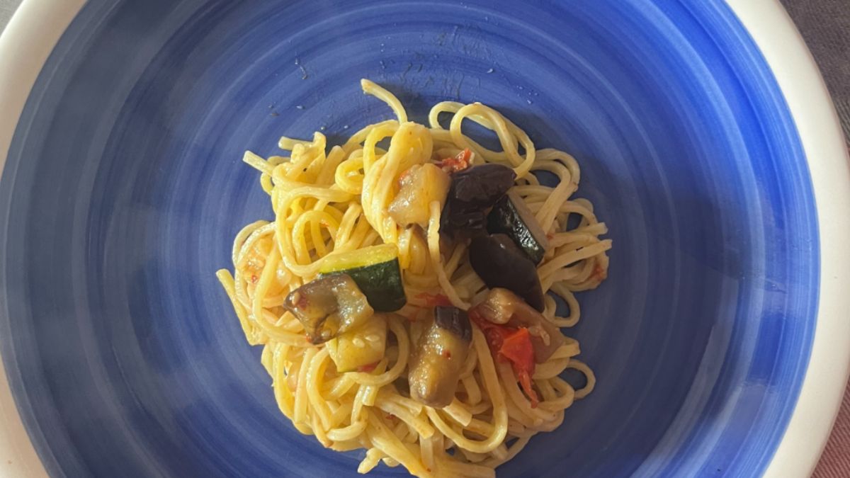 spaghetti melanzane zucchine basilico tricolore